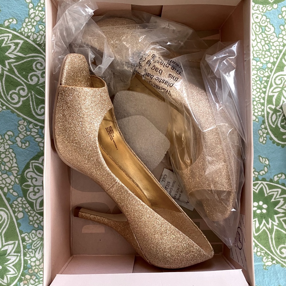 BCBG Gold Glitter Ariel peep-toe heel. 7.5M